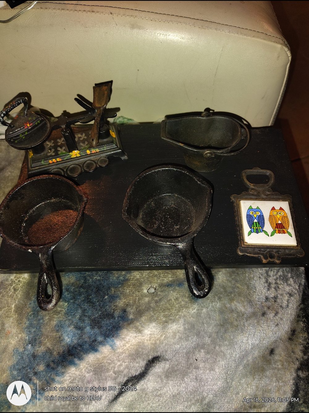 Mini Cast Iron Skillet and Decorative Trivet Set - Black